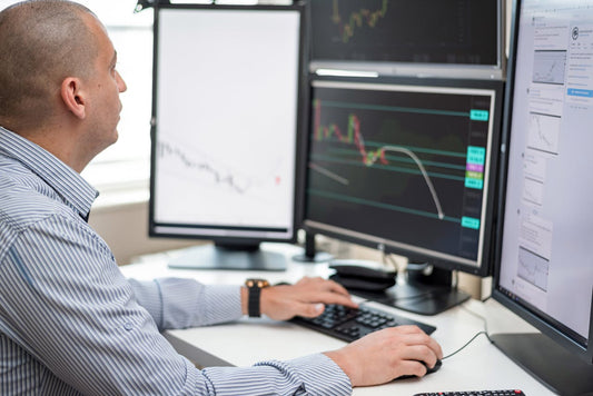 Refurbished Monitors vs New – Which Is Better?